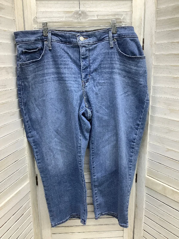 Capris By Levis  Size: 20